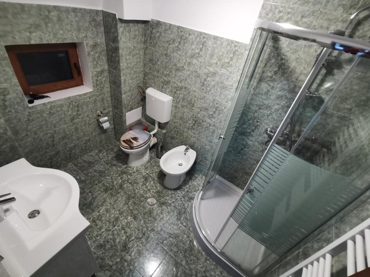 Vila Deal Sacele Ngoại thất bức ảnh