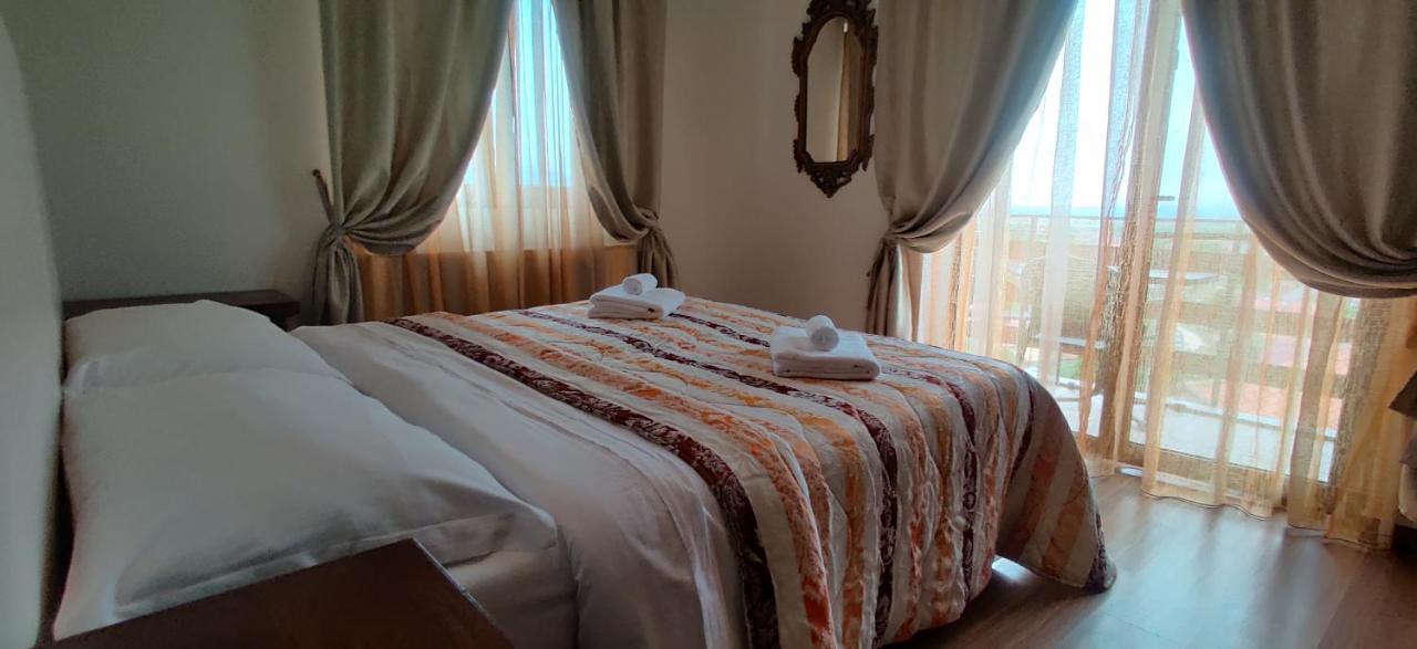 Vila Deal Sacele Ngoại thất bức ảnh